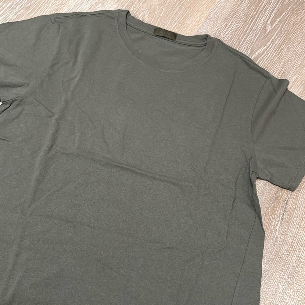 nuuds tee 🤍 size medium